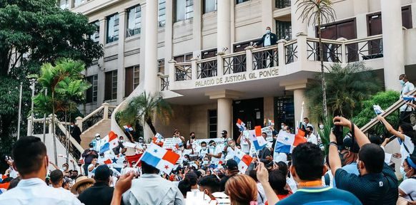 image2f21262202f202010202fob_987677_pana-5662926