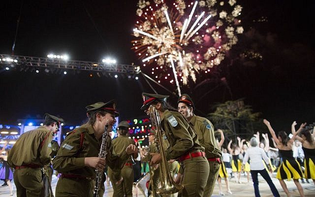 f140505ys068-640x400-5452047