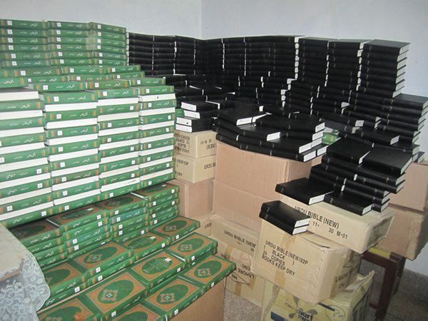 ob_f9056d_bibles-3980869