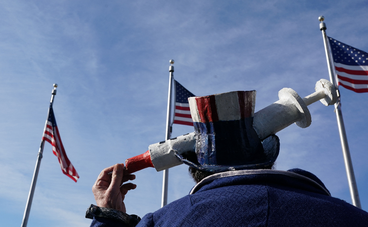 Le Congrès adopte le projet de loi ordonnant Biden admin.  mettre fin au mandat de vaccination contre le COVID-19 pour les troupes