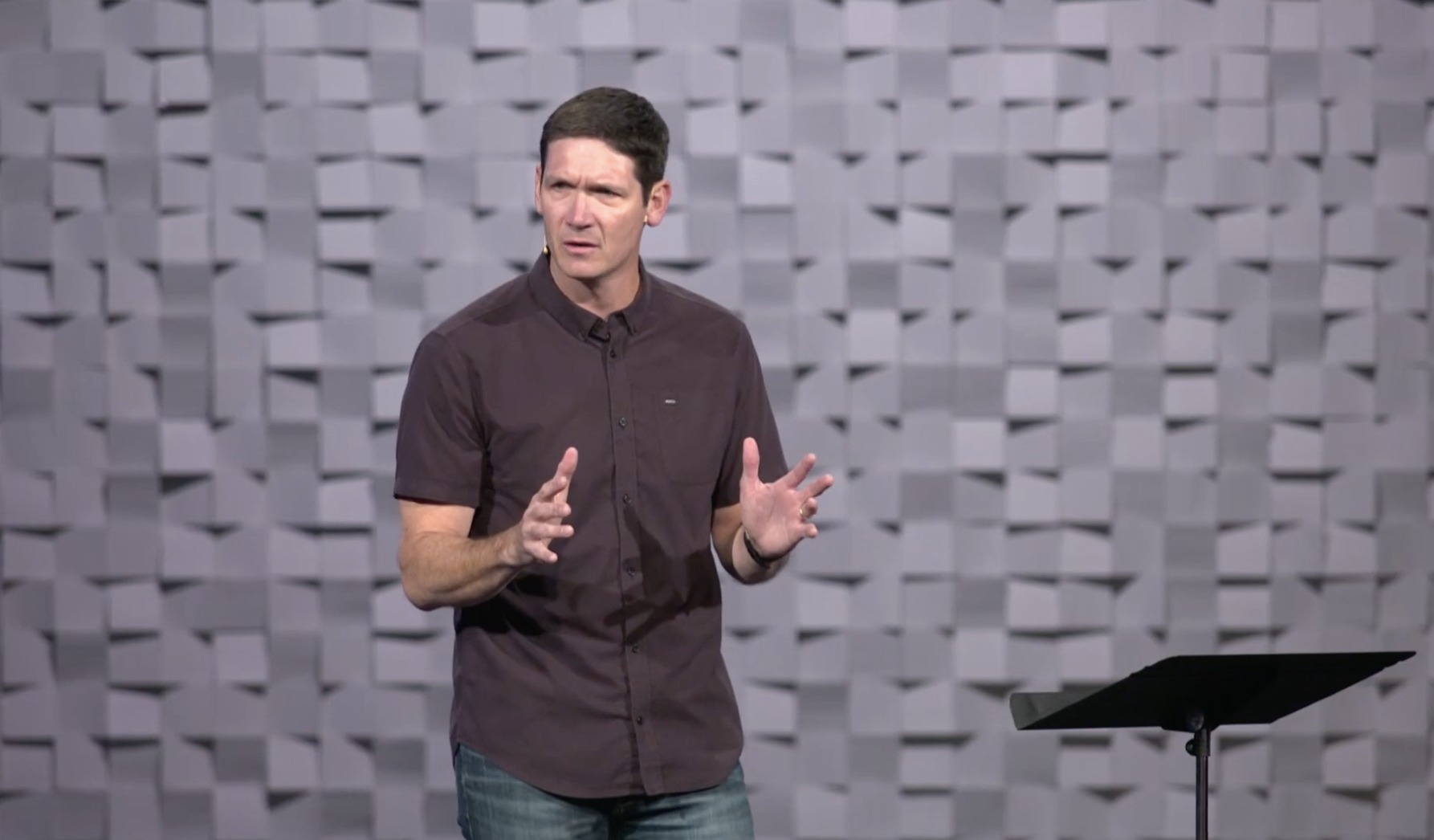 Matt Chandler reçoit une standing ovation à son retour en chaire