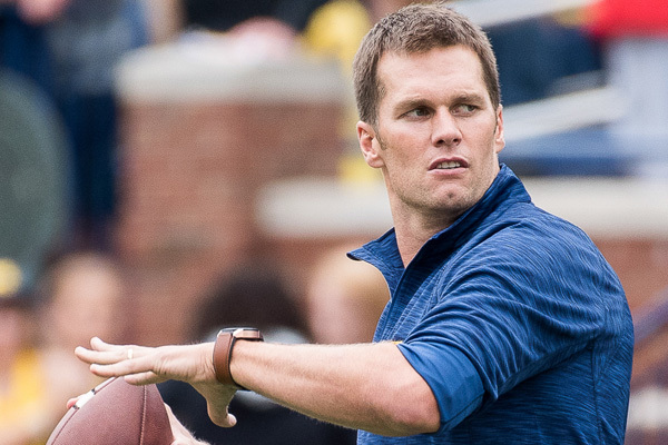 "Construis-moi un fils, ô Seigneur": Tom Brady partage la prière du général MacArthur