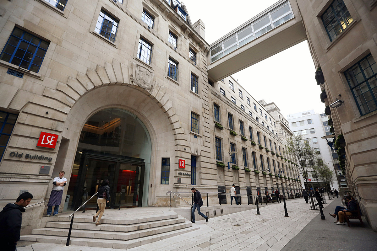 La London School of Economics supprime les mots chrétiens Carême, Pâques du calendrier trimestriel