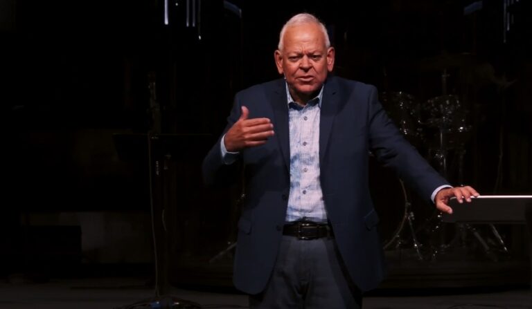 Ex-SBC Pres.  Johnny Hunt revient à la chaire après avoir été accusé d’avoir agressé sexuellement la femme du pasteur il y a 12 ans