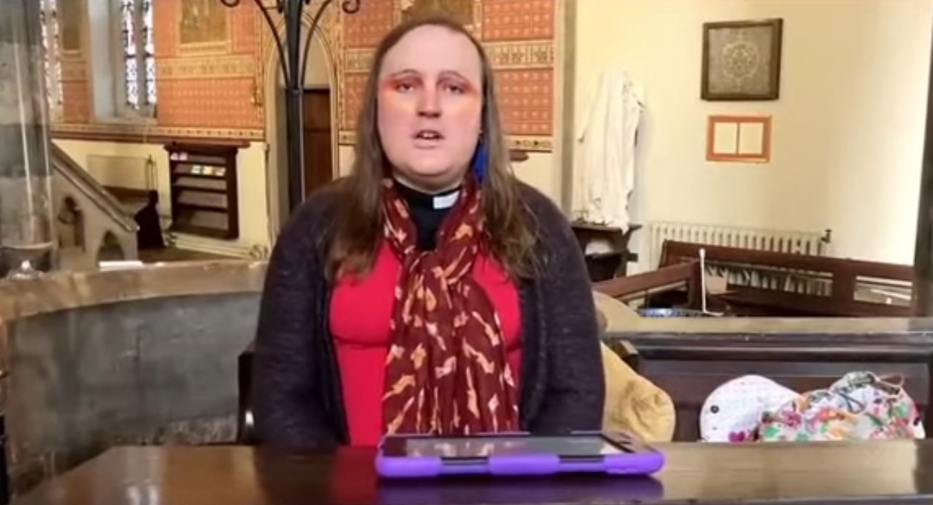 Le premier prêtre "genre-queer" de l'Église d'Angleterre partage l'espoir de "le normaliser pour les enfants"