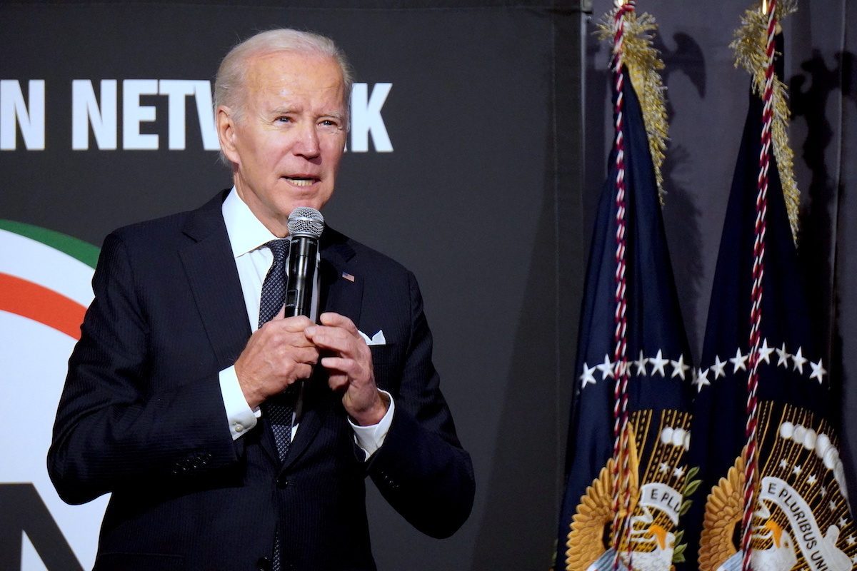Biden fait face à des critiques pour avoir « plaisanté » sur un éventuel motif anti-chrétien derrière la fusillade de Nashville