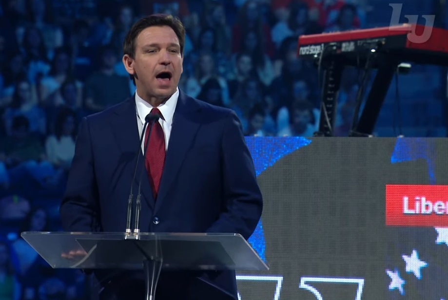 DeSantis fustige Disney, le «marxisme culturel», l'idéologie du genre dans le discours de la Liberty University