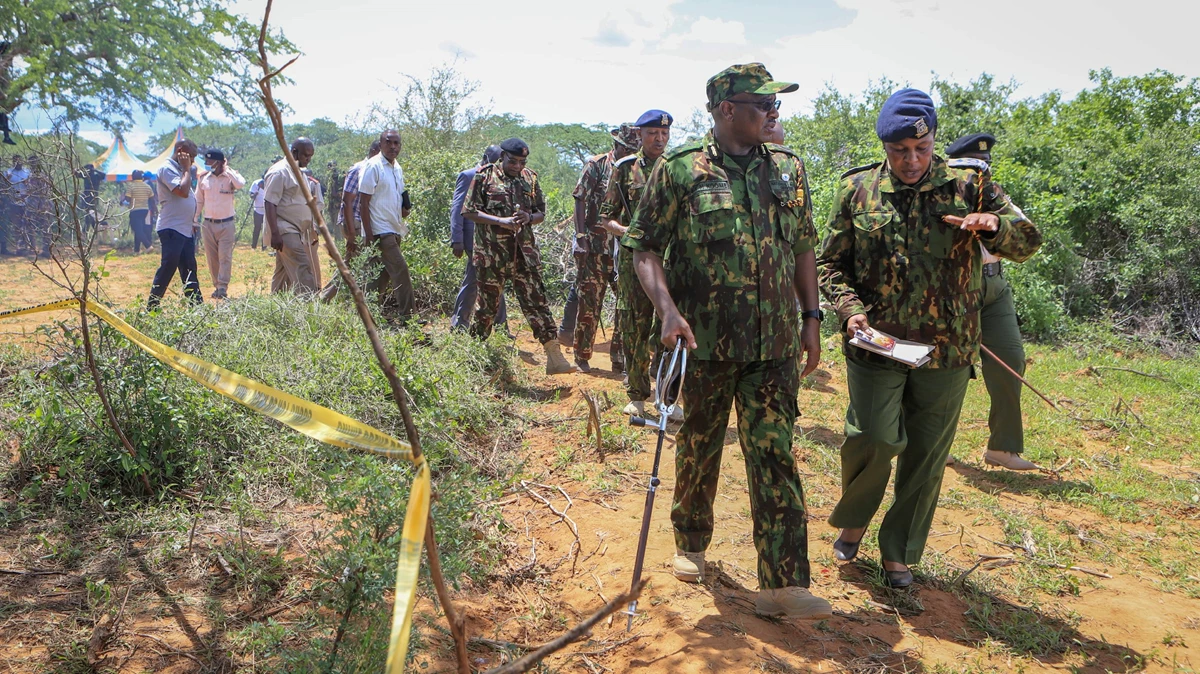 Après des décès à jeun, la police kenyane trouve des dizaines de personnes enterrées sur la propriété d'un prédicateur
