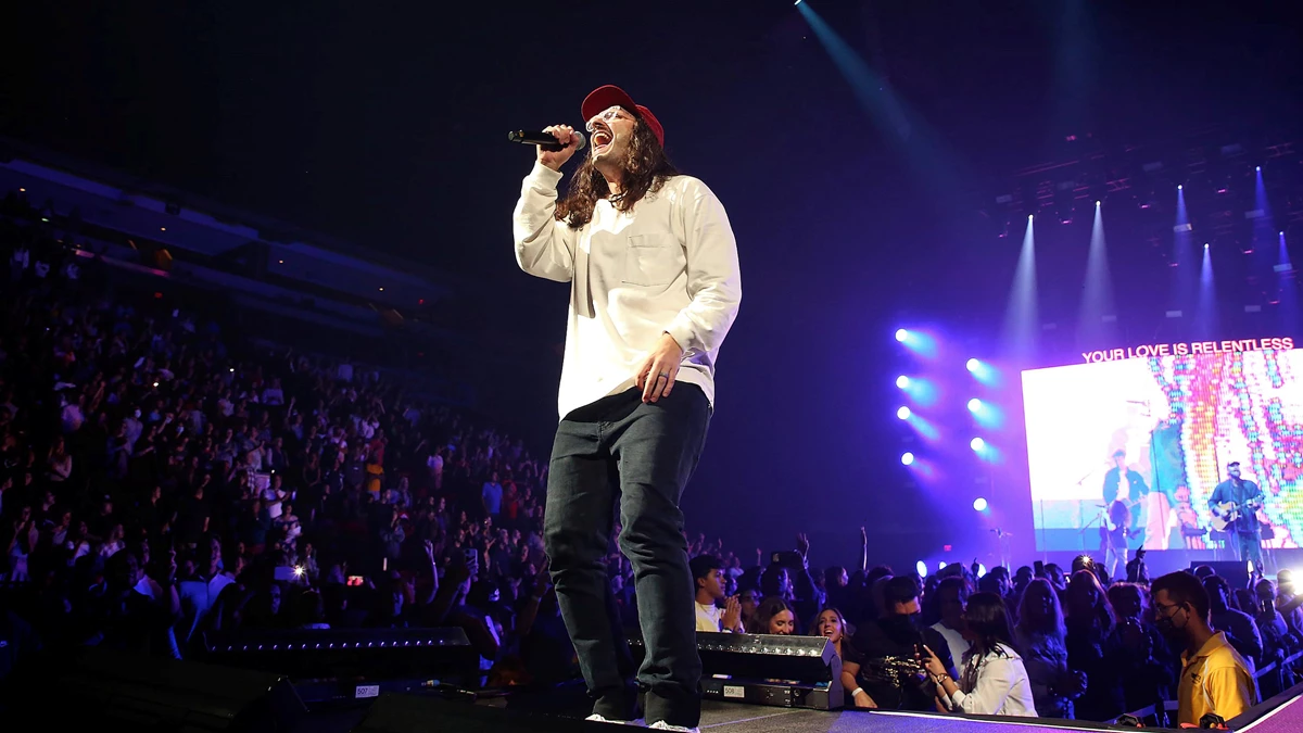 Comment Bethel et Hillsong ont pris le contrôle de nos ensembles de culte