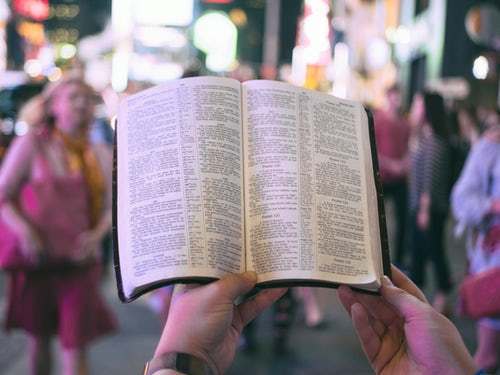 La plupart des adultes dans 17 pays disent qu'il n'est pas nécessaire de croire en Dieu pour être moral, avoir de bonnes valeurs : étude