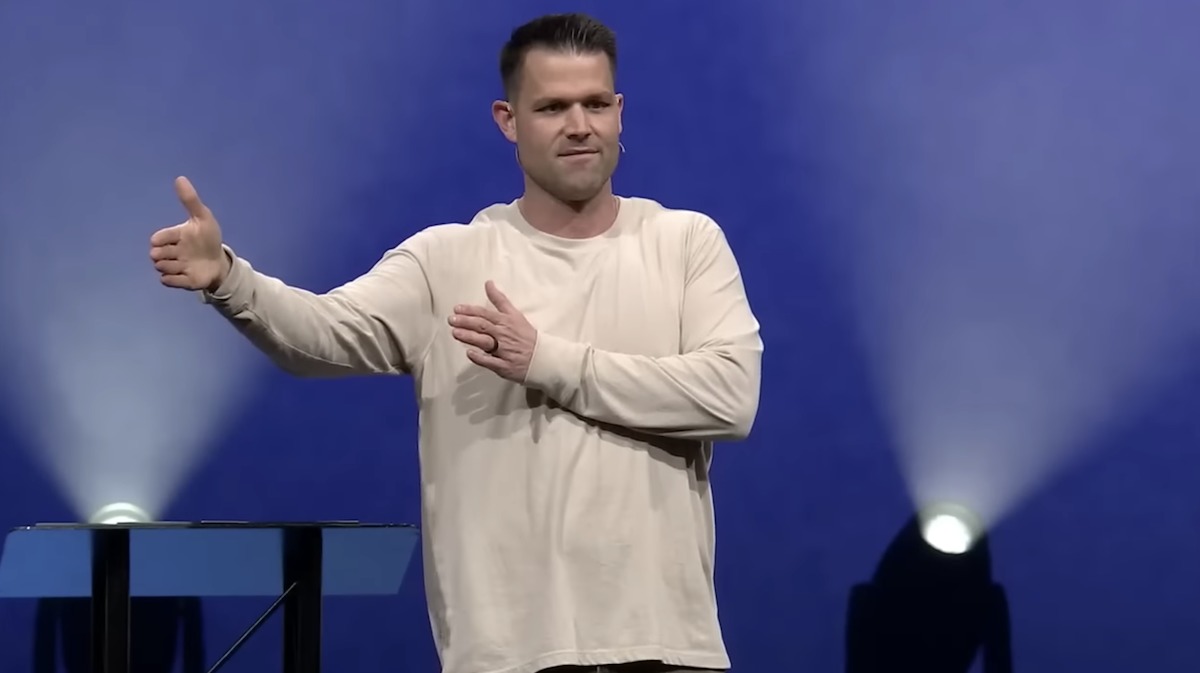 Le chef de l'église Watermark se tourne vers la Bible pour répondre aux questions de la génération Z sur les «zones grises» et le péché