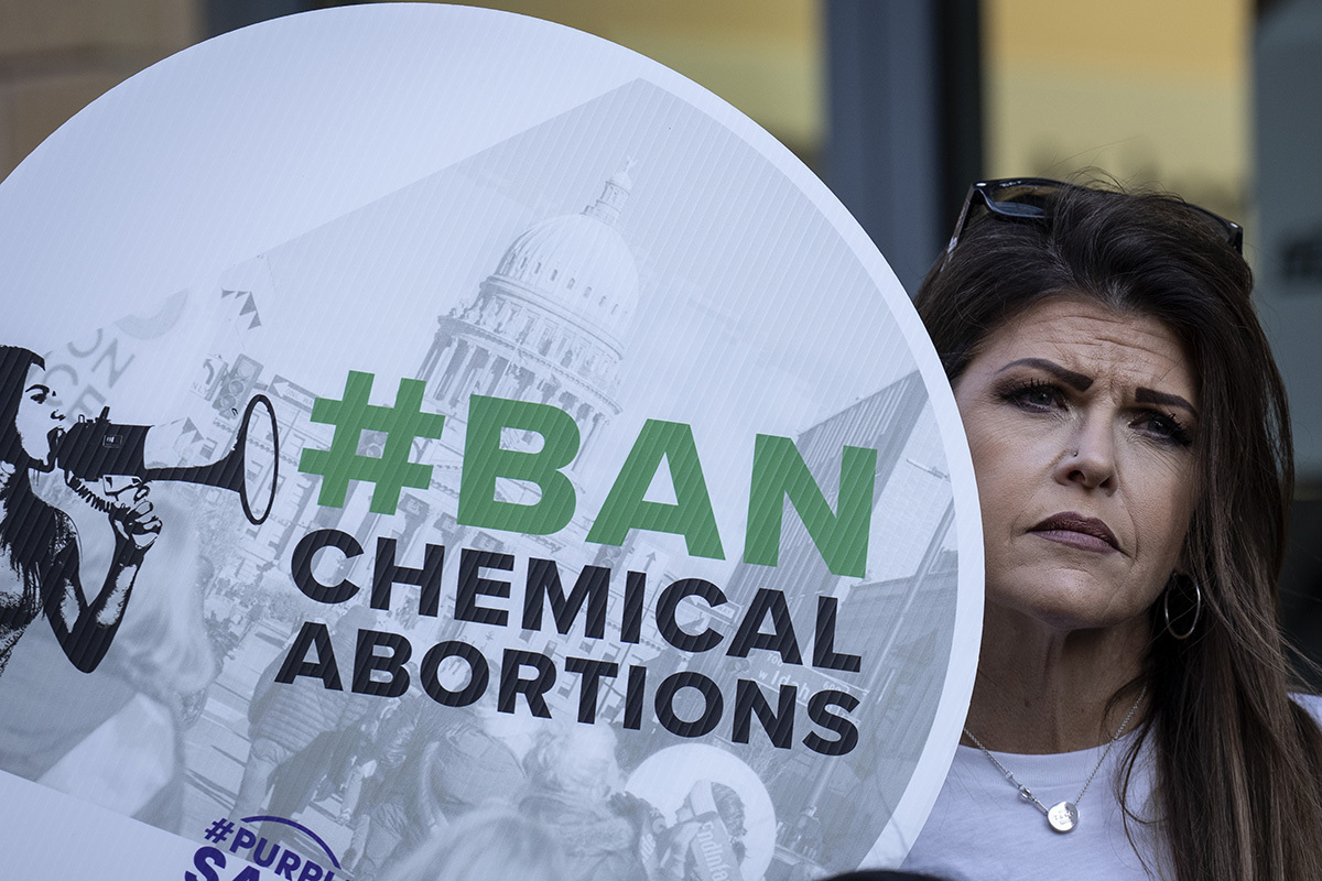 Le juge autorise la clinique catholique à poursuivre le traitement d'inversion de la pilule abortive malgré l'interdiction du Colorado