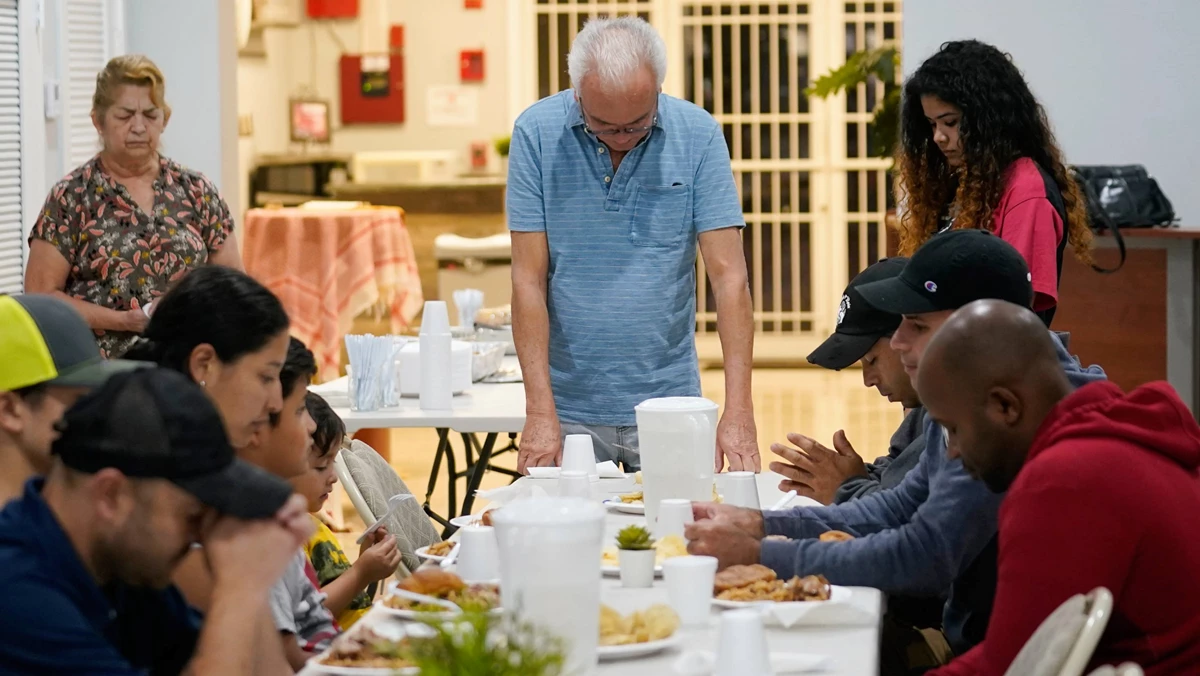 Les pasteurs de Floride craignent que le projet de loi sur l'immigration ne criminalise les promenades à l'église