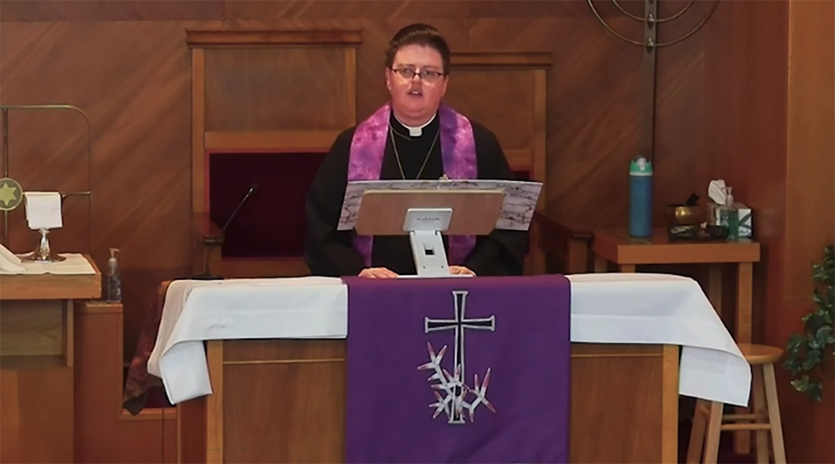 Un pasteur affirme que la communauté trans est persécutée comme Jésus après avoir tiré dans une école chrétienne