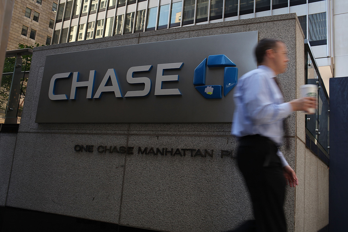 Avant l'assemblée des actionnaires clés, JPMorgan Chase nie avoir fermé des comptes pour des opinions religieuses et politiques