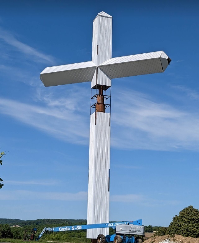 Une église de Pennsylvanie érige une croix de 108 pieds de haut pour "partager l'espoir de Jésus"
