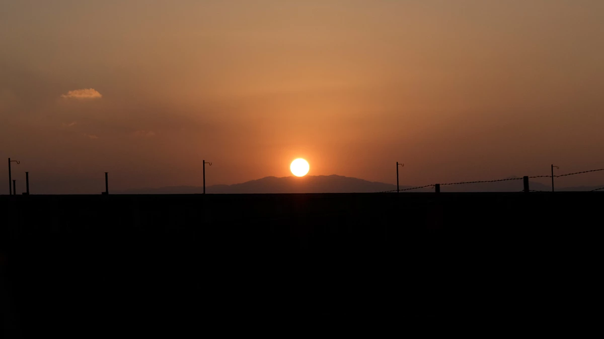 Des foules tuent 6 personnes et incendient 25 églises dans le nord-est de l'Inde