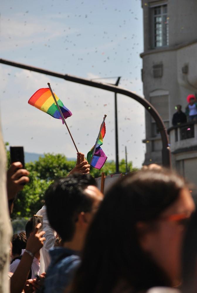 Un rappel important, vieux de plusieurs décennies, pour l'Église de la part de 2 militants homosexuels influents