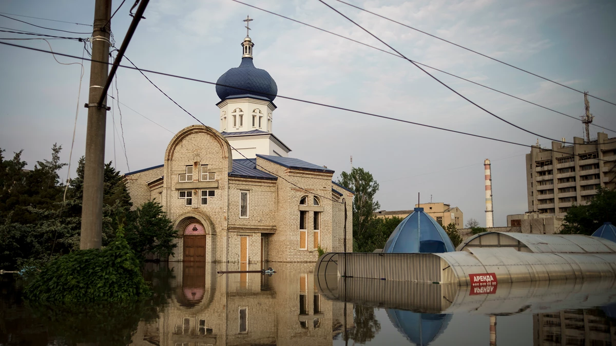 Baptême par le déluge : les chrétiens de Kherson persévèrent après la destruction du barrage en Ukraine