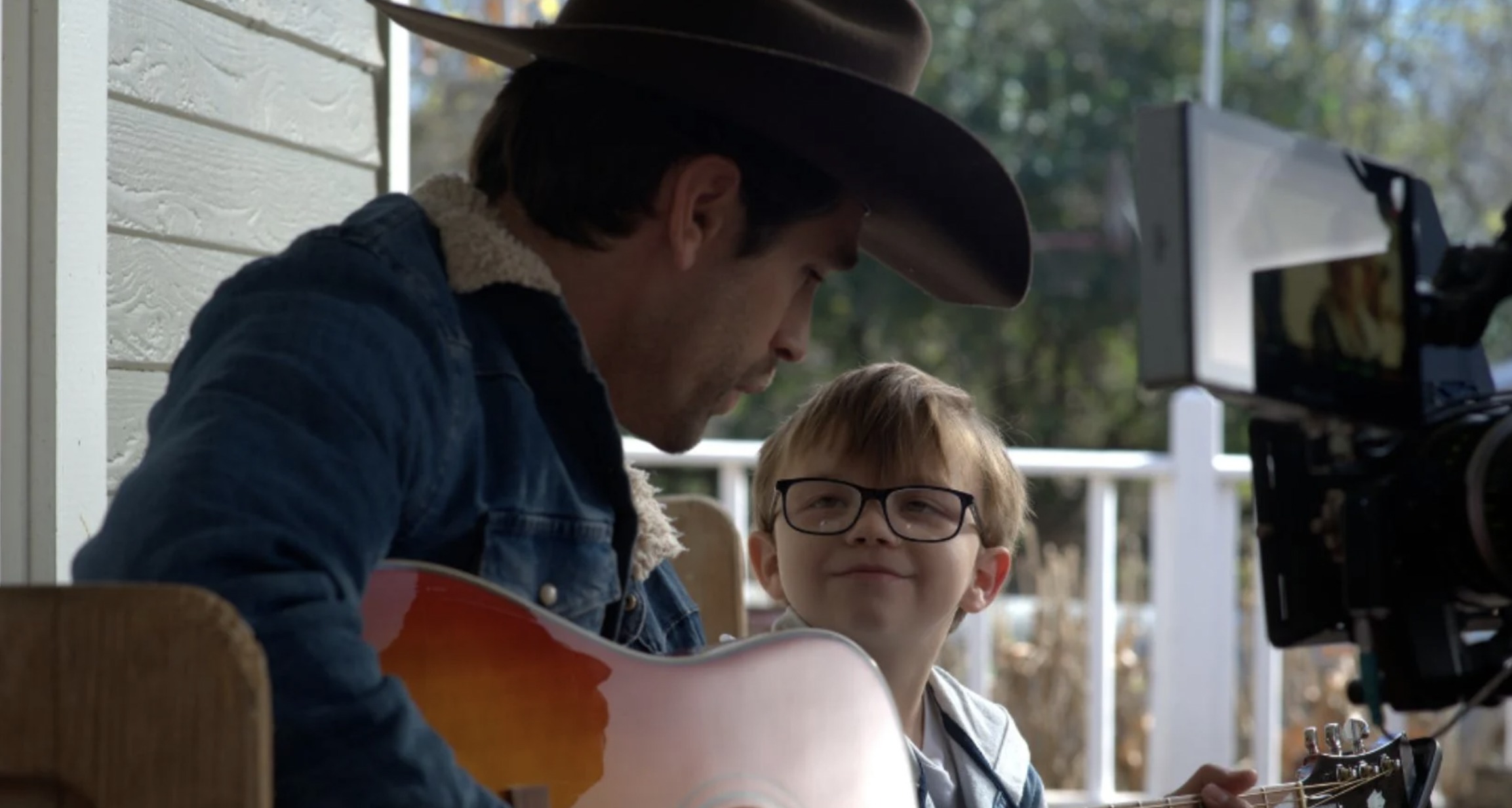 Le réalisateur de "God's Country Song" révèle comment la perte de sa fille à cause de l'héroïne l'a envoyé en mission pour aider les autres