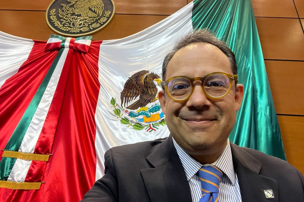 Un politicien mexicain condamné pour avoir « mal interprété » un législateur dans des publications sur les réseaux sociaux, attend l'appel