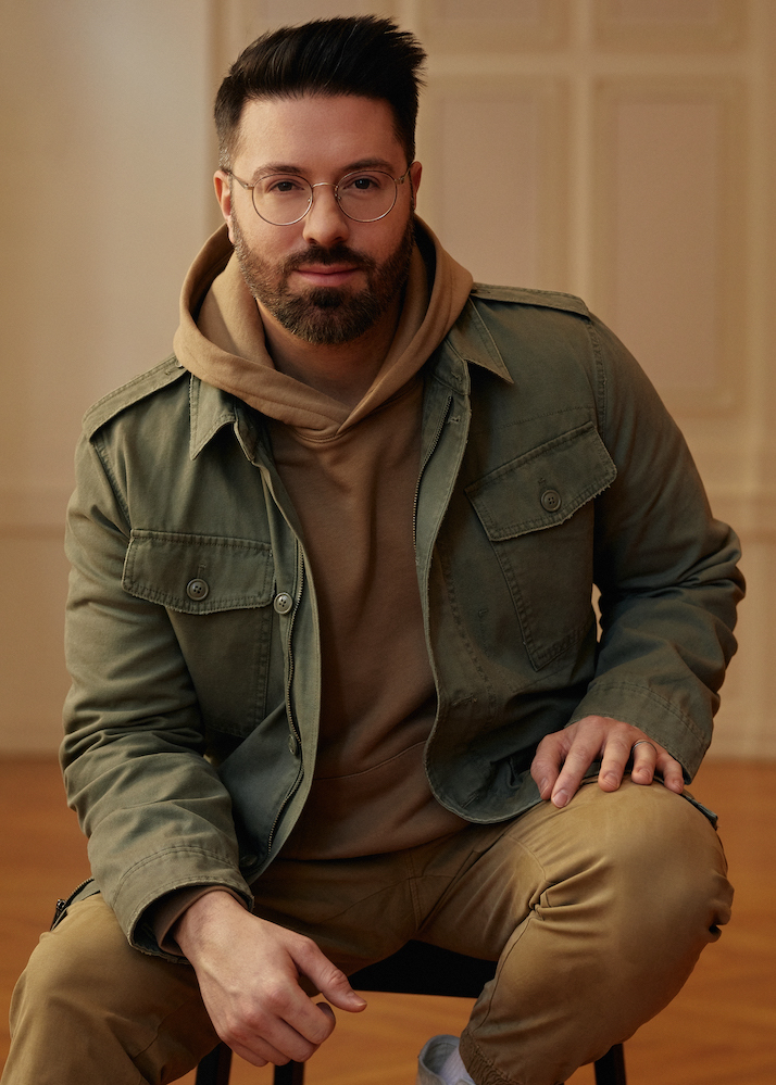 Danny Gokey dévoile l'EP 'Brave' pour restaurer le patriotisme et l'unité aux États-Unis : 'L'ennemi travaille toujours avec la division'