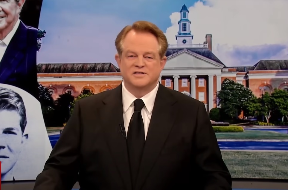 Gordon Robertson remplace son défunt père en tant que nouveau chancelier de la Regent University