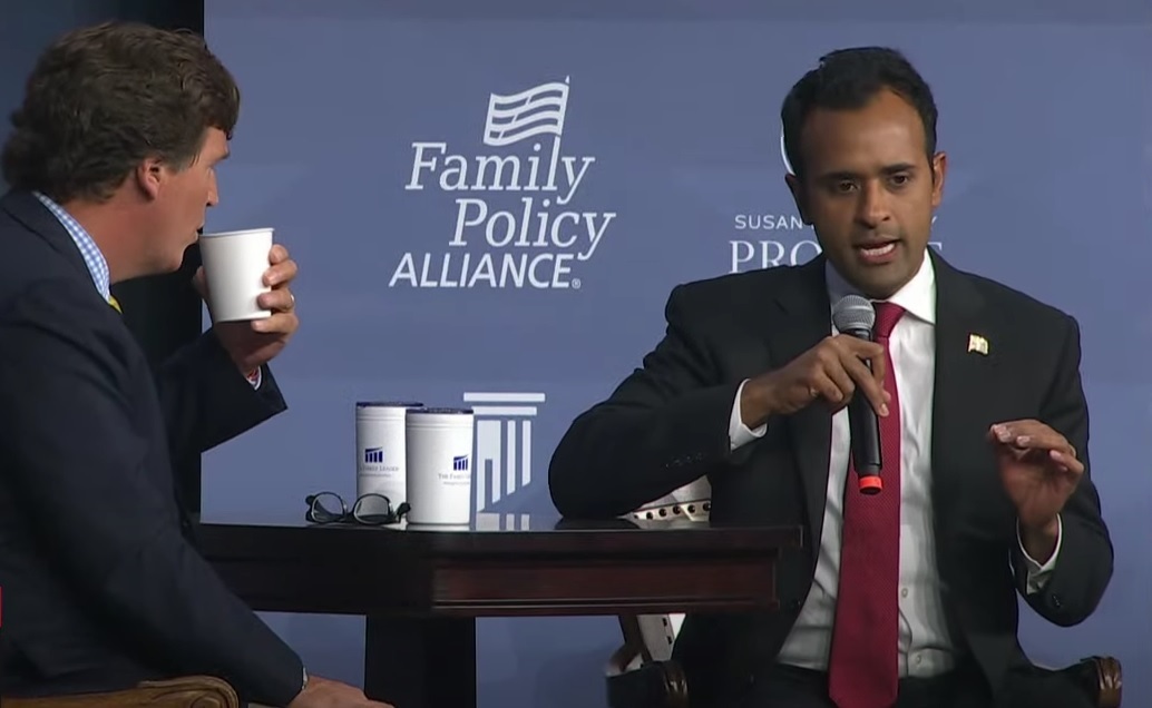 Vivek Ramaswamy explique à Tucker Carlson pourquoi le 6 janvier s'est produit, dit que les États-Unis sont "spirituellement brisés"
