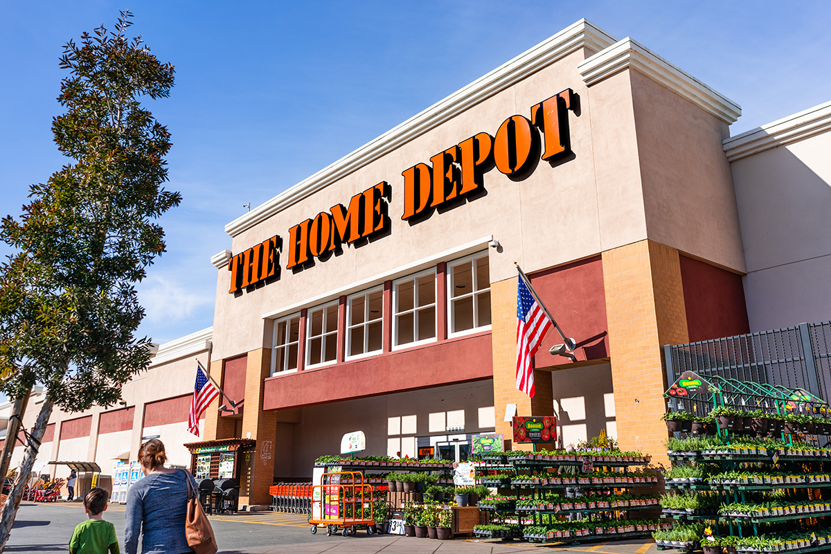 Un ancien pasteur accusé d'avoir volé pour 1,4 million de dollars de produits à Home Depot