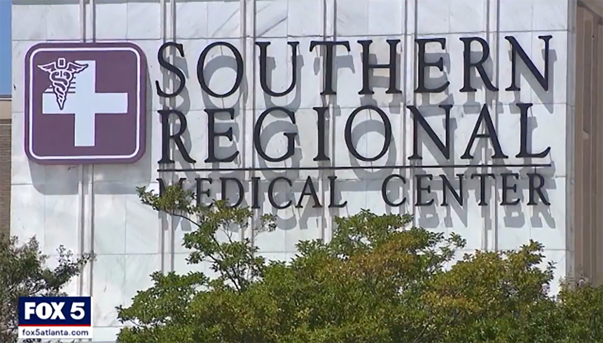 L'hôpital d'Atlanta dit que le bébé est mort "in utero avant l'accouchement, décapitation"