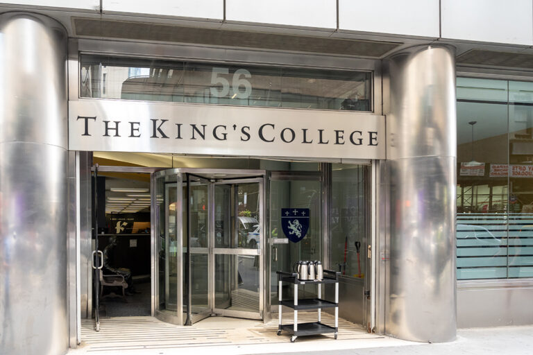 Le King&rsquo;s College perdra son accréditation d&rsquo;ici le 31 août