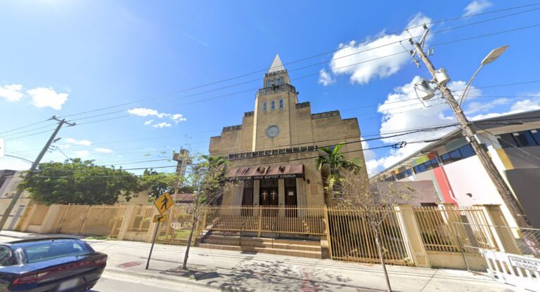 L&rsquo;église historique de Miami a besoin de 3 millions de dollars pour sauver ses bâtiments de la saisie
