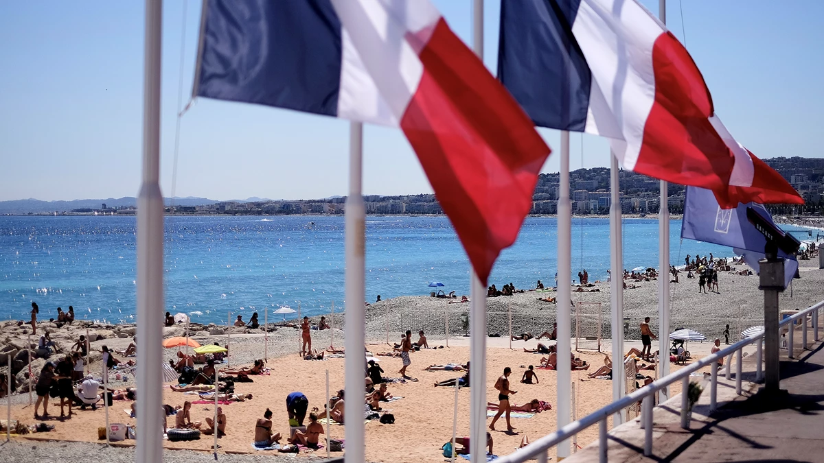 Les Français sont religieux à l'égard des vacances d'été.  Sont-ils religieux pendant cela ?