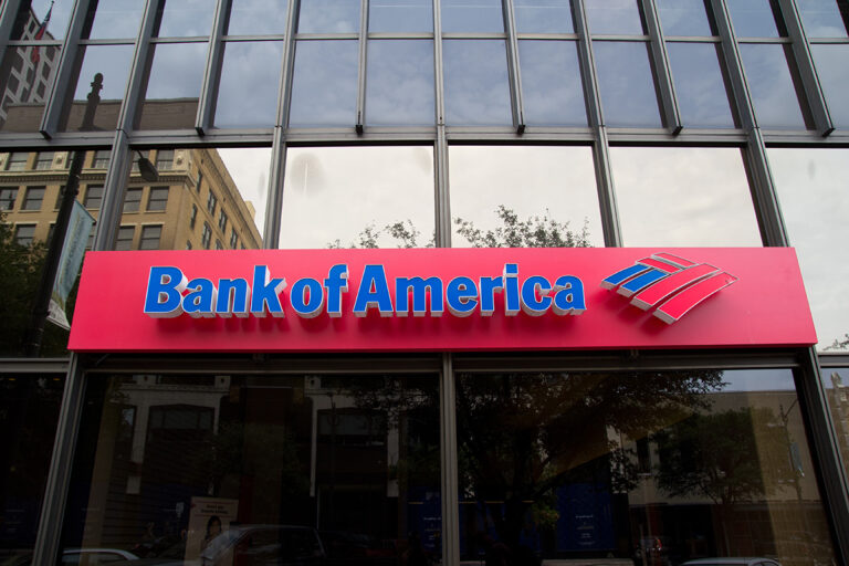La « débancarisation » de la BofA montre à quel point la tendance inquiétante de la discrimination religieuse fonctionne