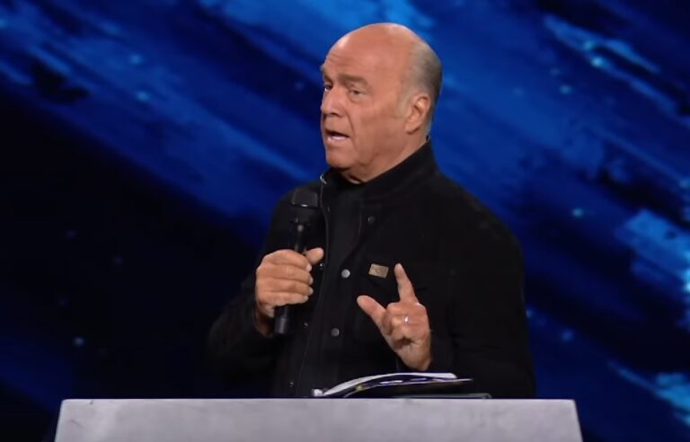 Greg Laurie énumère 4 façons dont les chrétiens vivront en tant que « croyants des derniers jours » à la Fin des Temps