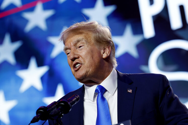Trump et DeSantis se tirent dessus lors du sommet Pray Vote Stand