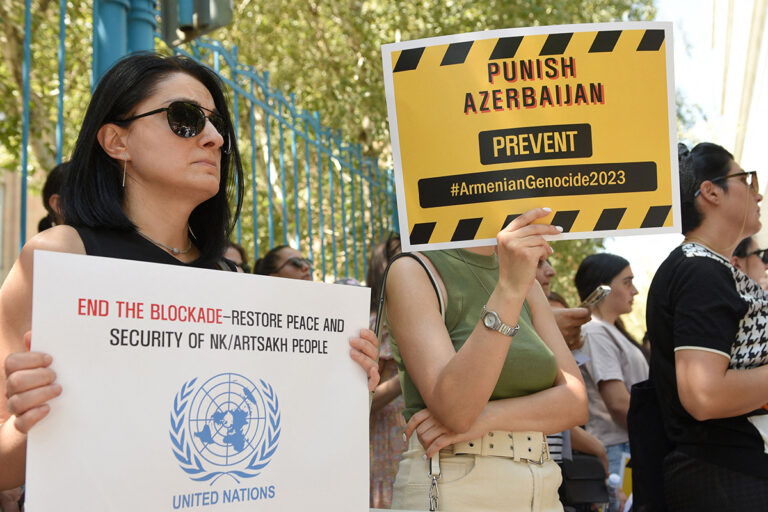 Les Arméniens de souche du Haut-Karabakh acceptent de désarmer après l&rsquo;offensive de l&rsquo;Azerbaïdjan
