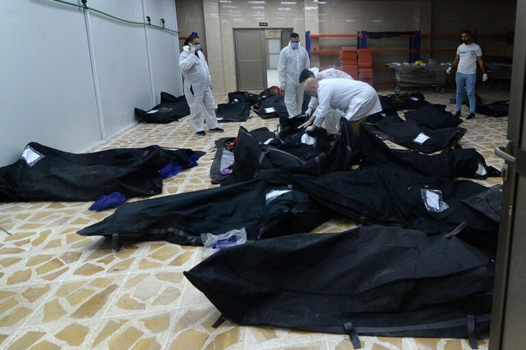 L&rsquo;enfer des mariages fait au moins 100 morts dans la plus grande ville chrétienne d&rsquo;Irak ;  les mariés survivent