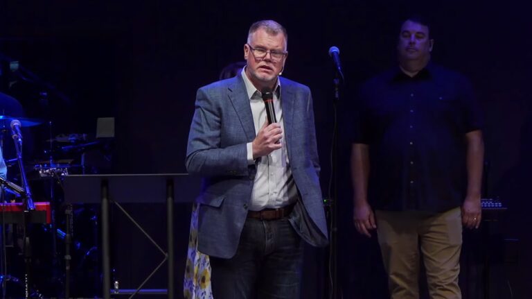 Les pasteurs des Assemblées de Dieu déclarent que les dirigeants de la dénomination devraient démissionner suite au scandale Chi Alpha