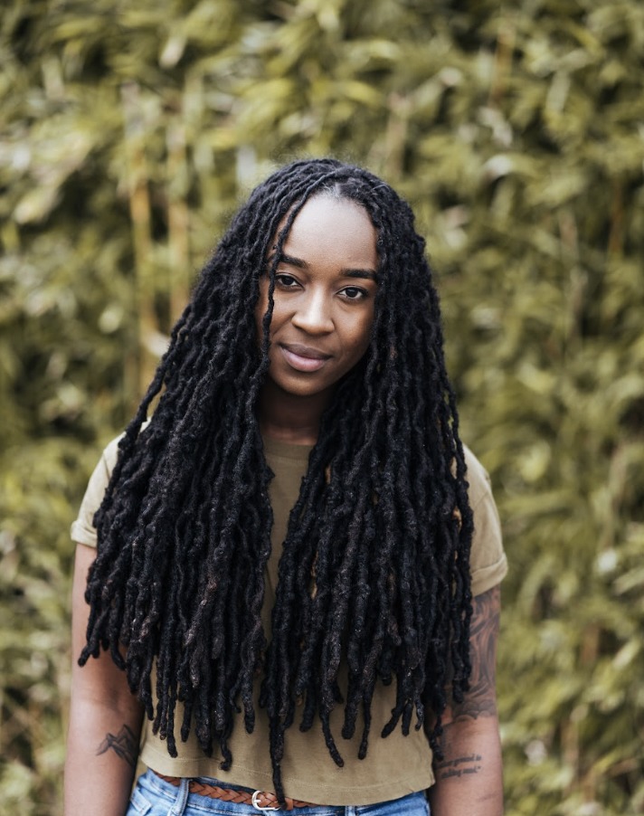 Jackie Hill Perry met en garde contre l'inondation des divertissements et les distractions modernes entravent la communion avec Dieu