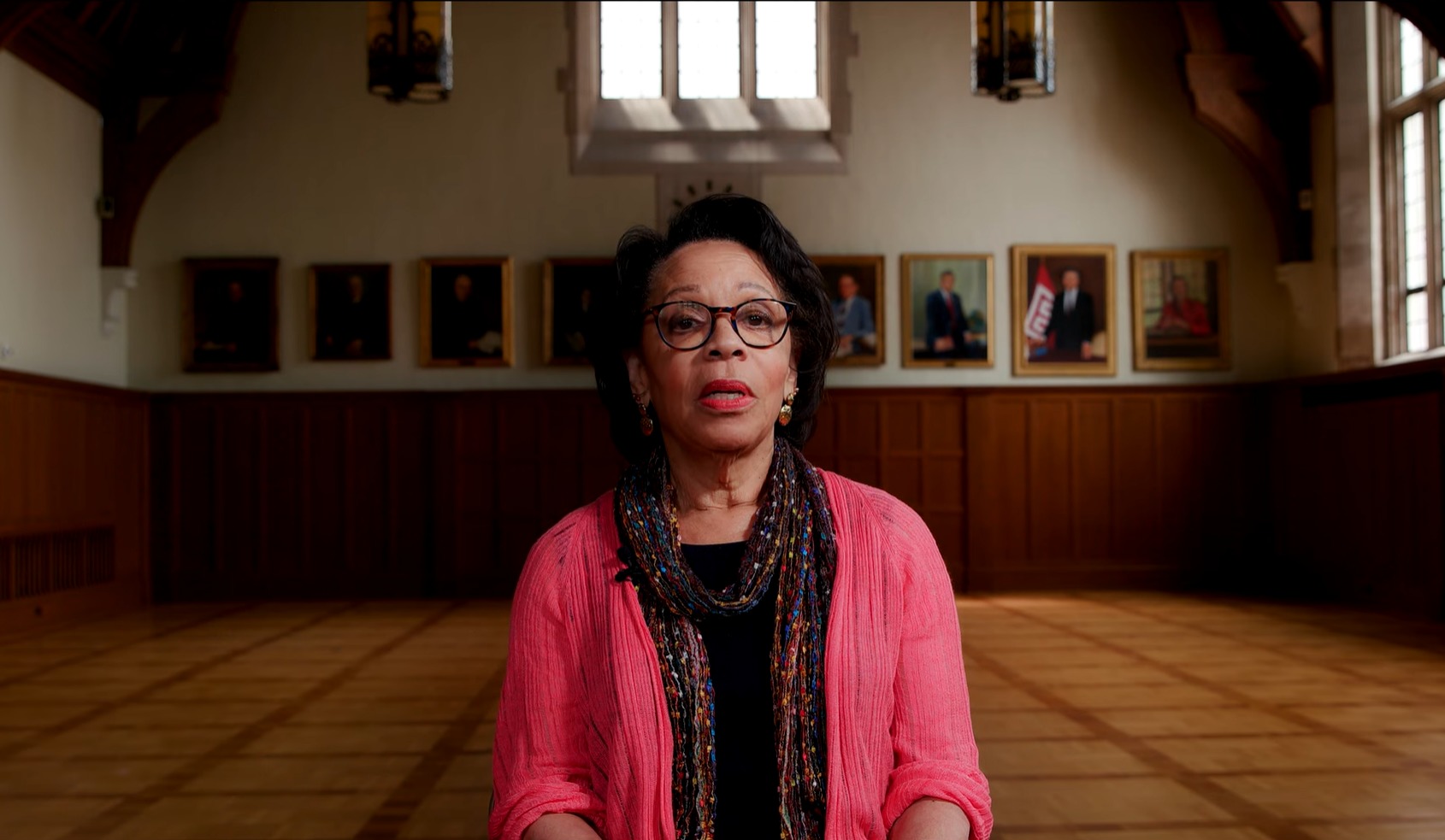 La présidente par intérim de l'Université Temple, JoAnne A. Epps, décède après s'être effondrée lors d'un service commémoratif
