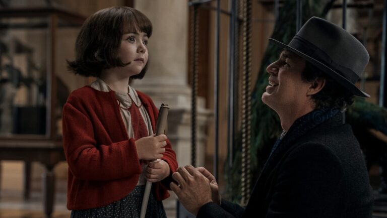 L&rsquo;adaptation Netflix du best-seller de la Seconde Guerre mondiale « Toute la lumière que nous ne pouvons pas voir » met en lumière le « triomphe sur le mal »