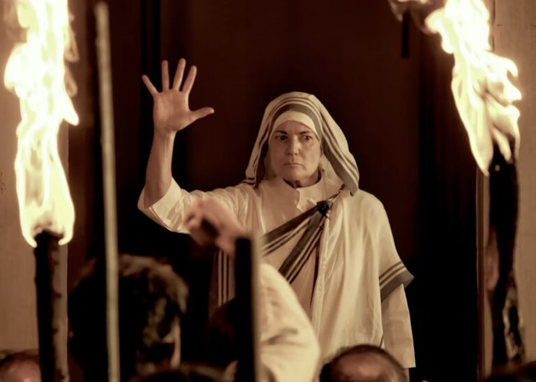 Le film « Mère Teresa et moi » dépeint les luttes d&rsquo;une sainte catholique face au doute sur sa foi