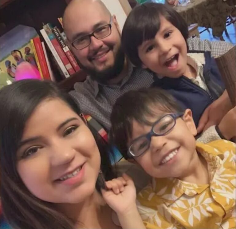 Une famille de 4 personnes retrouvée assassinée avec 3 chiens dans la maison qu&rsquo;ils « viennent d&rsquo;acheter » ;  la police dit avoir été prise pour cible