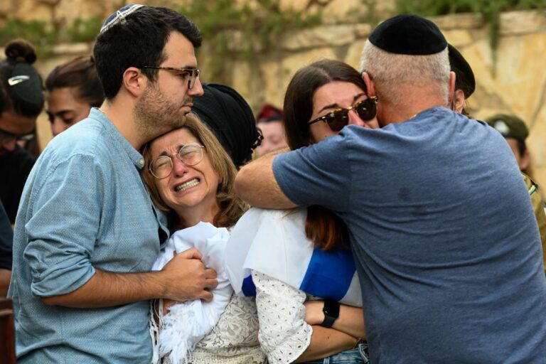 « Notre plus grande frayeur vient de prendre vie » : des survivants des massacres des kibboutz israéliens racontent l&rsquo;attaque du Hamas