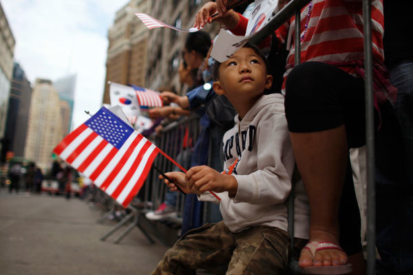 Le christianisme reste la religion la plus répandue parmi les Américains d'origine asiatique, alors que les « non-religions » se multiplient