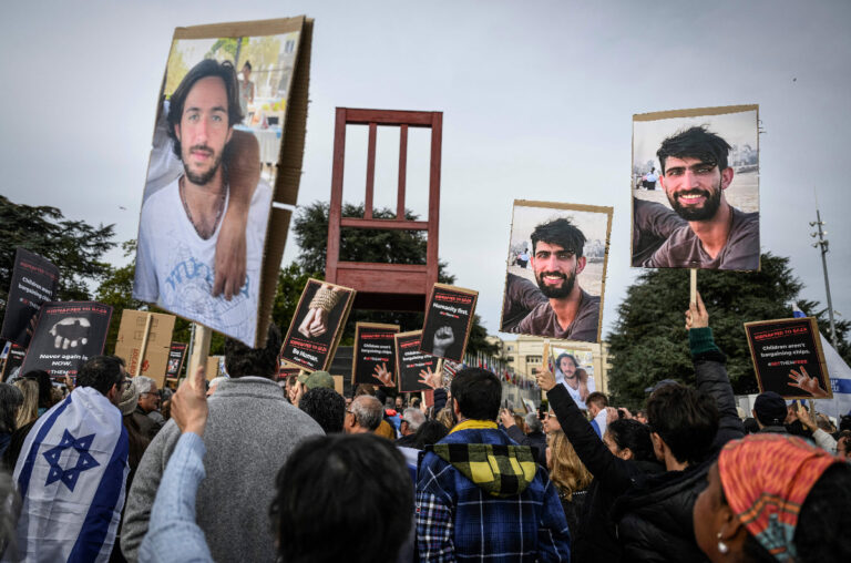 Les familles des otages du Hamas s&rsquo;expriment lors d&rsquo;un rassemblement à Genève et exigent une action internationale