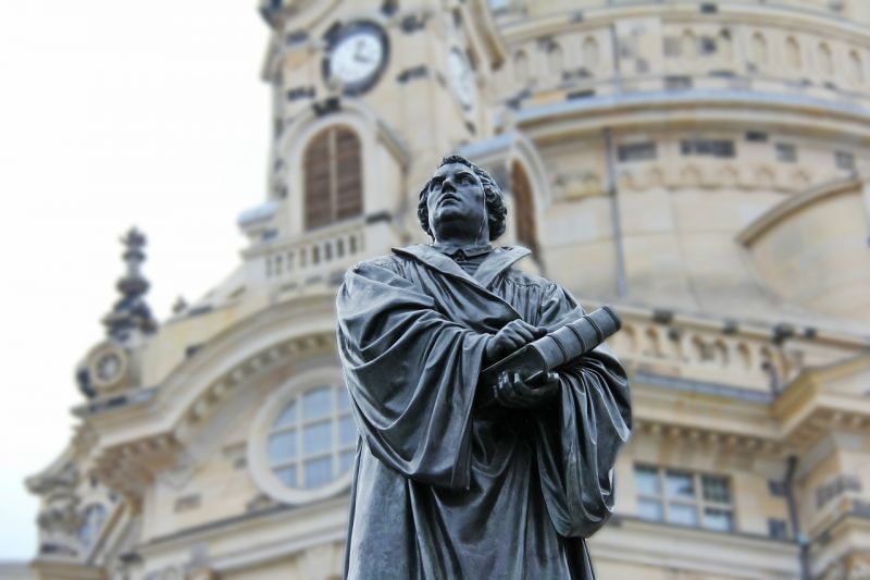 Cette semaine dans l'histoire chrétienne : Vincent van Gogh prêche un sermon, la Réforme commence, le terme « Quaker » est utilisé pour la première fois