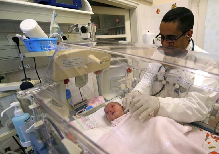 Des groupes musulmans et juifs s’opposent à ce que les organisations chrétiennes de soins de santé soient obligées d’embaucher des non-croyants