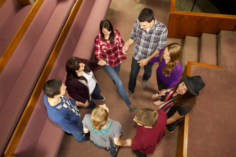 7 façons de stimuler l&rsquo;évangélisation chez les jeunes